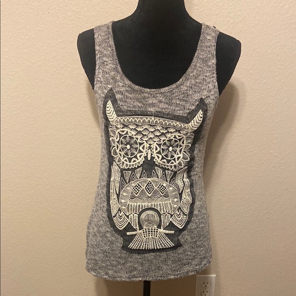 Blu Planet Tops - Gray Owl Graphic Tank Top